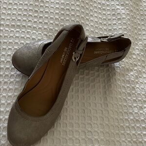 Naturalizer Women's Silver 1/2 inch wedge
New never worn without tags